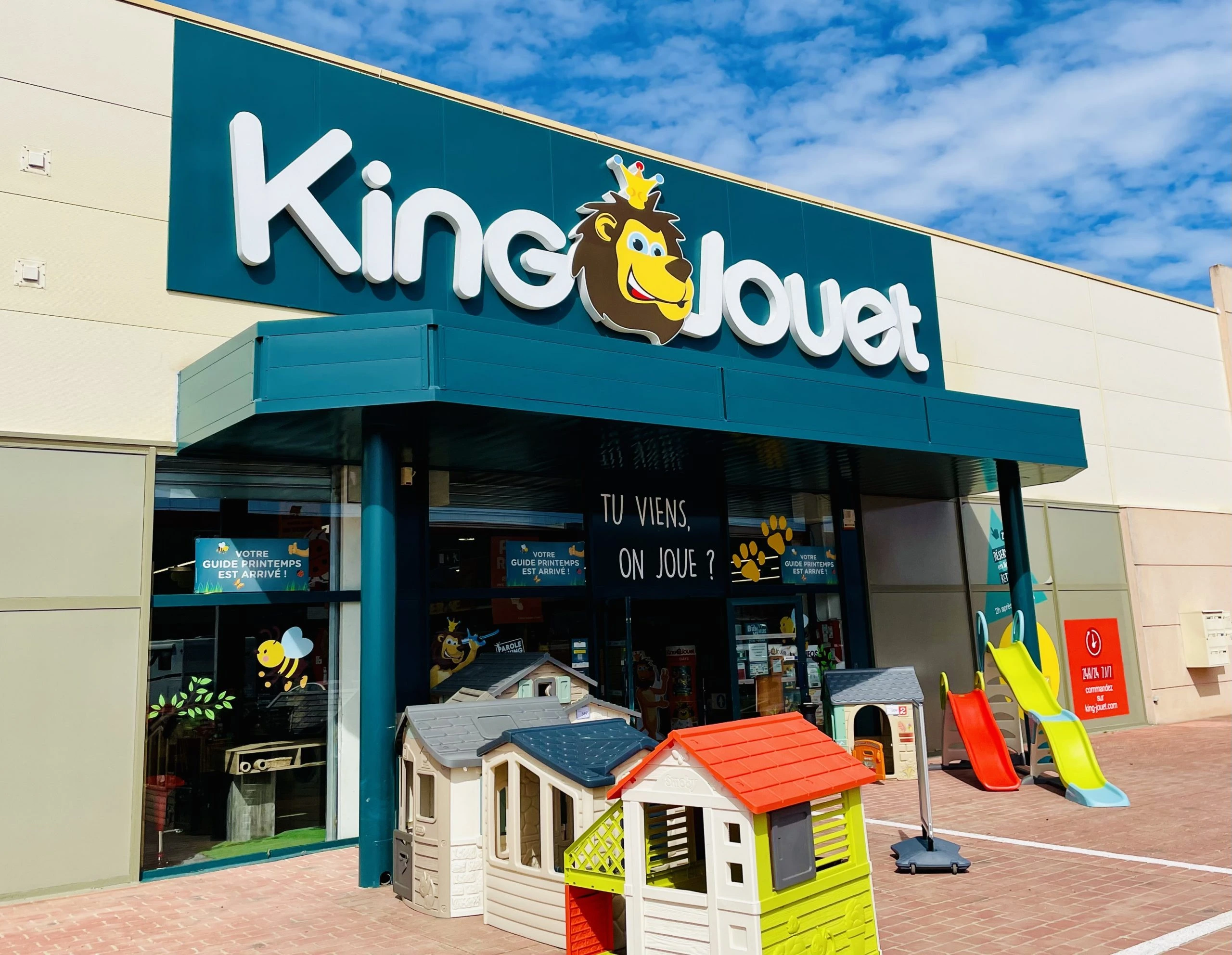 enseigne-king-jouet-Avignon