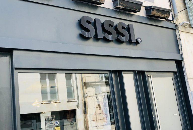 Enseigne lumineuse magasin sissi Avignon