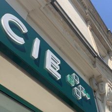 enseigne-lettres-decoupees-eclairage-avignon